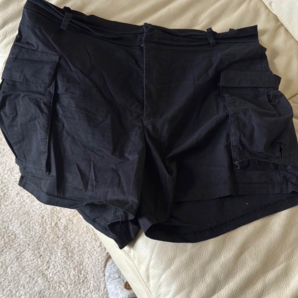 Amazon Black Cargo Shorts with Flat Front Design